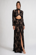 VESTIDO LARGO DE ENCAJE CON CUELLO ALTO Y ABERTURA FRONTAL - NEGRO