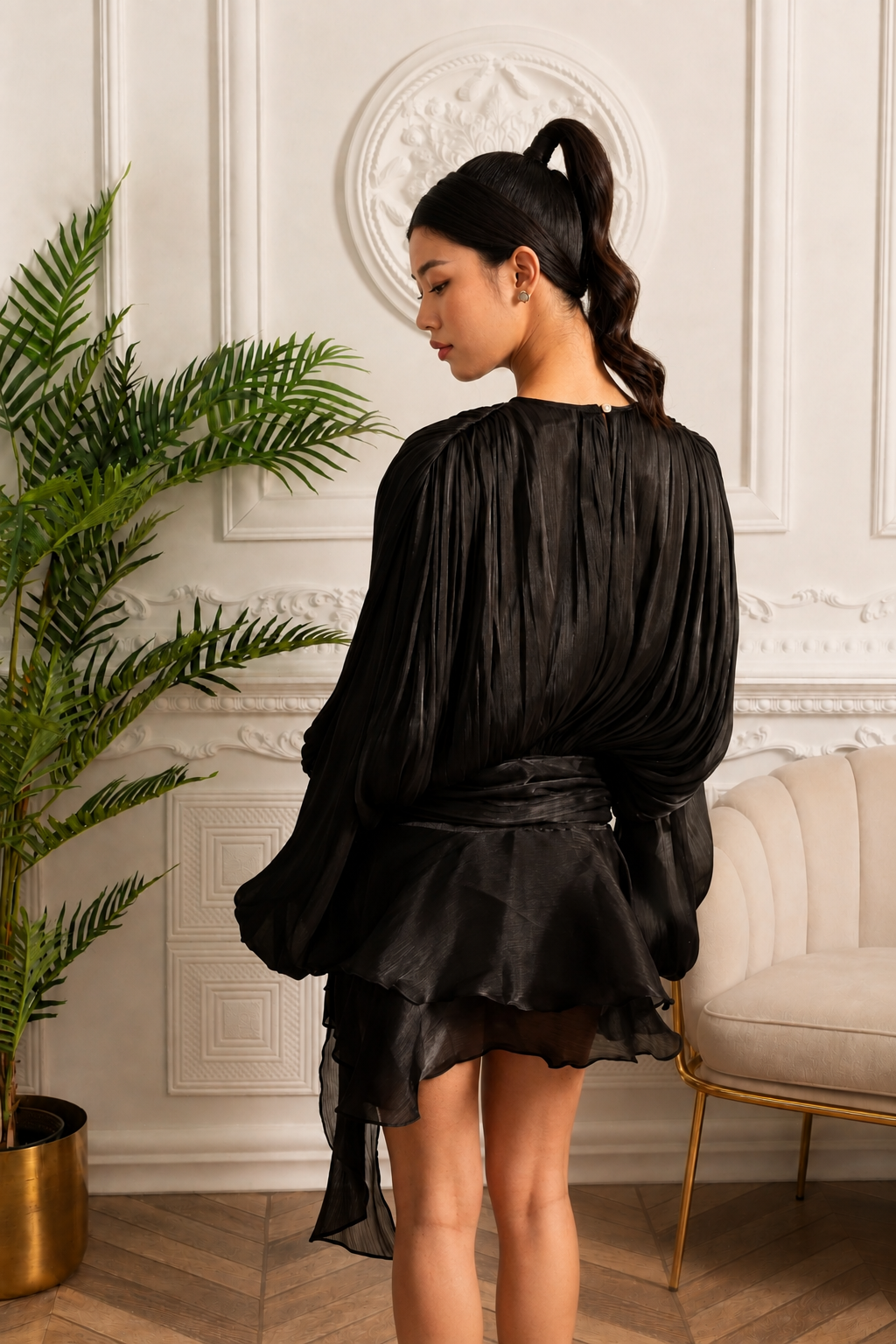 VESTIDO DRAPEADO CON MINIFALDA Y CINTURA FRUNCIDA - NEGRO