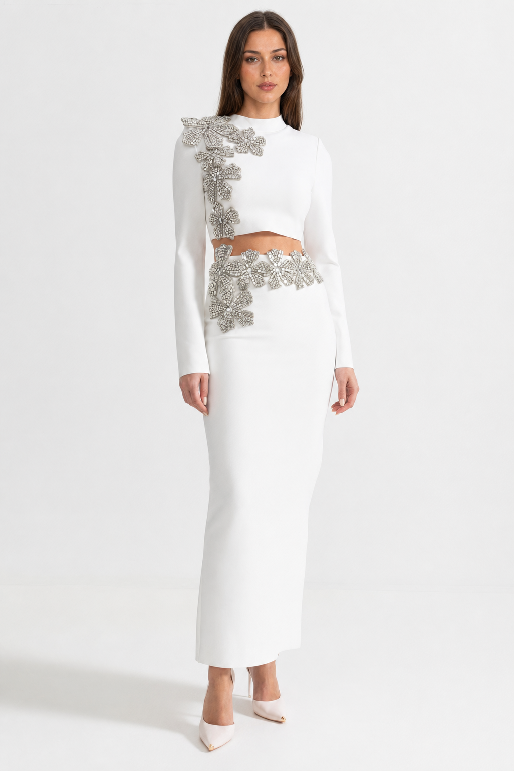 CONJUNTO DE TOP Y FALDA MAXI CON FLORES DE PEDRERÍA - BLANCO