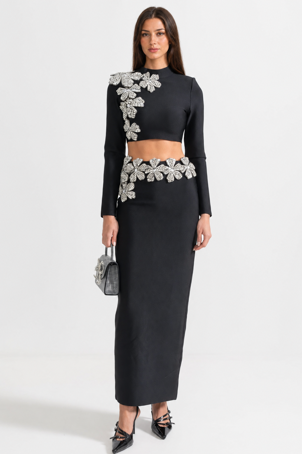 CONJUNTO DE TOP Y FALDA MAXI CON FLORES DE PEDRERÍA - NEGRO