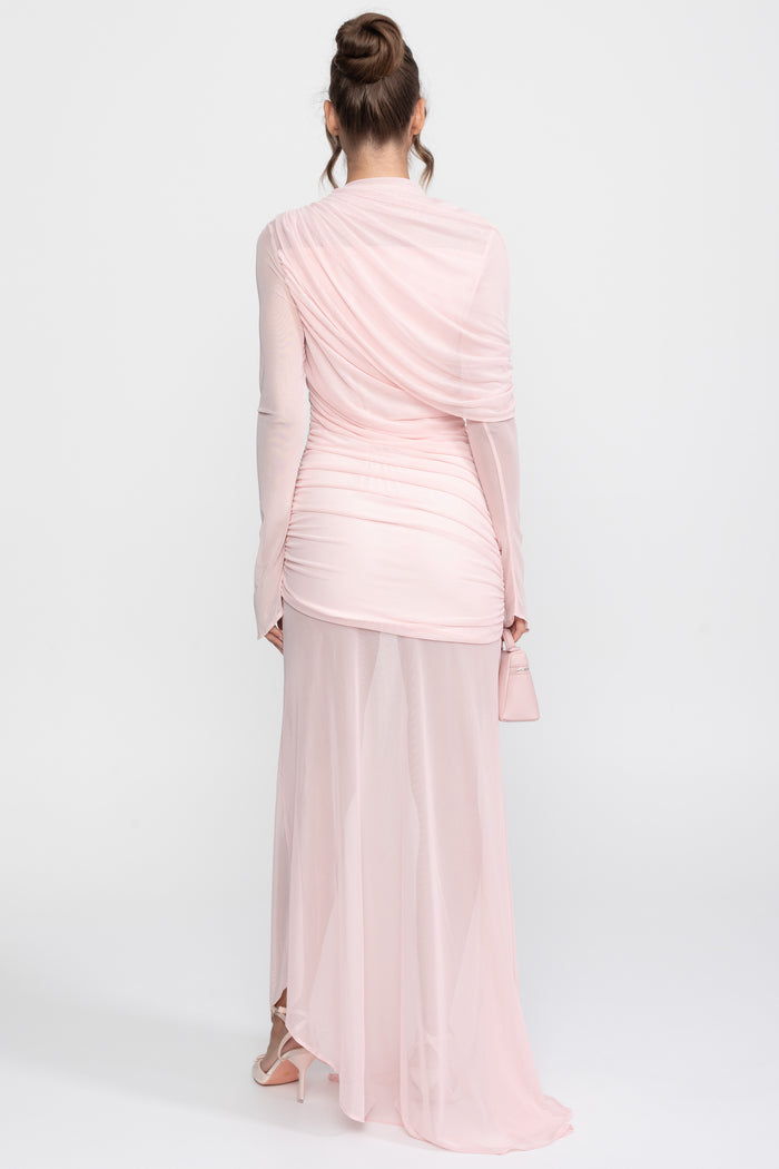 VESTIDO MAXI CON HOMBRO DRAPEADO Y FALDA TRANSPARENTE - ROSA