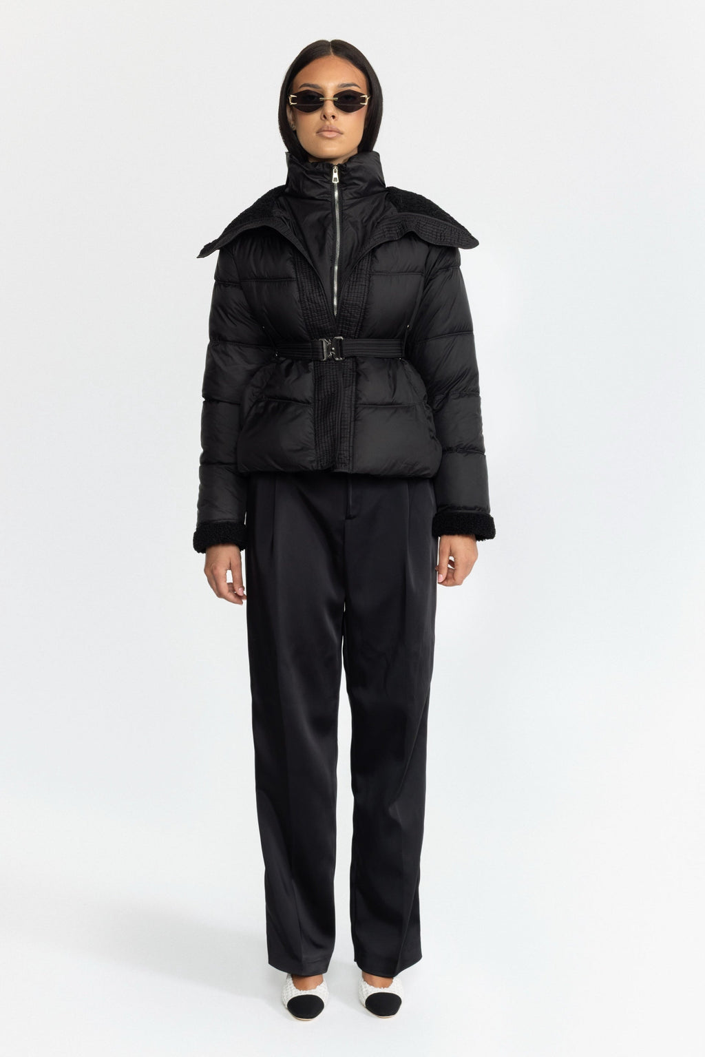 Sidonie - Chaqueta acolchada con cinturón y cuello de borreguito - Negro