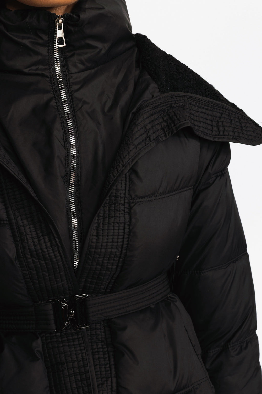 Sidonie - Chaqueta acolchada con cinturón y cuello de borreguito - Negro
