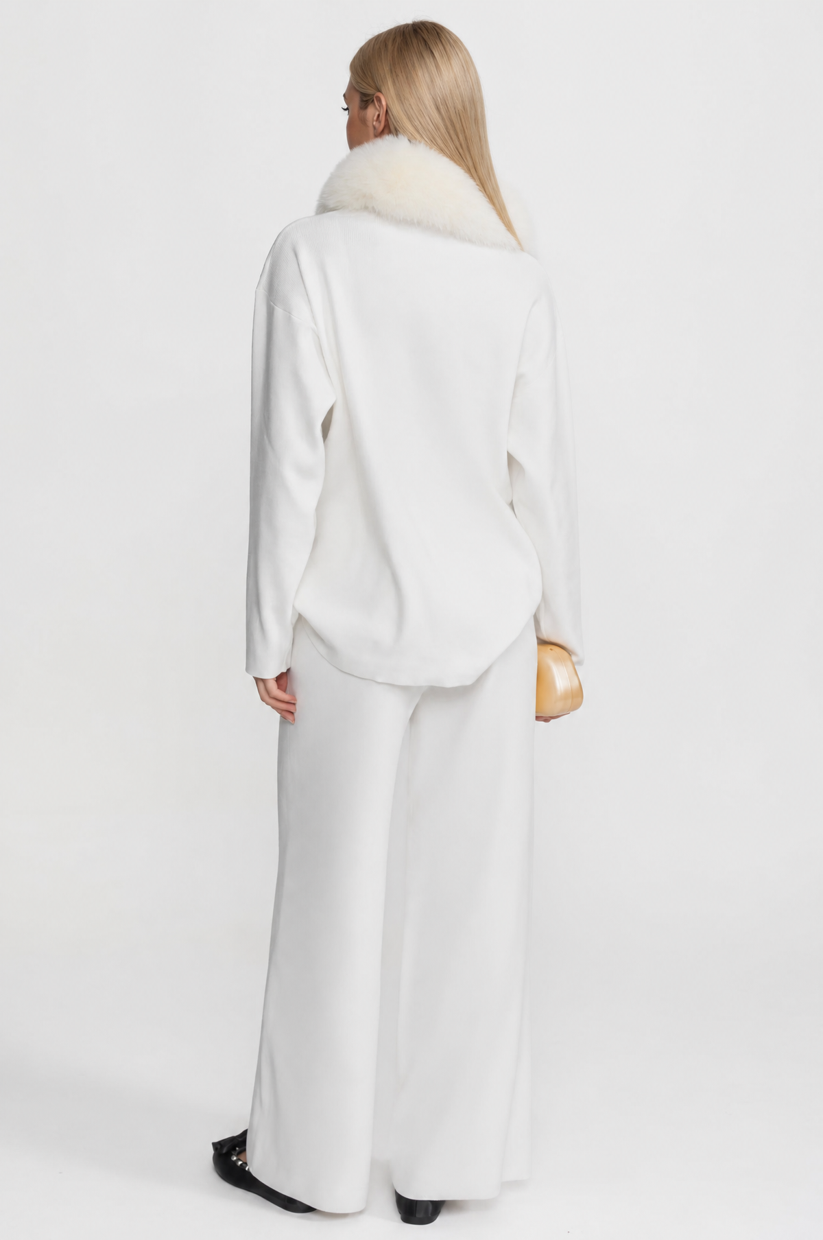CONJUNTO DE PUNTO CON CUELLO DE PELO - BLANCO
