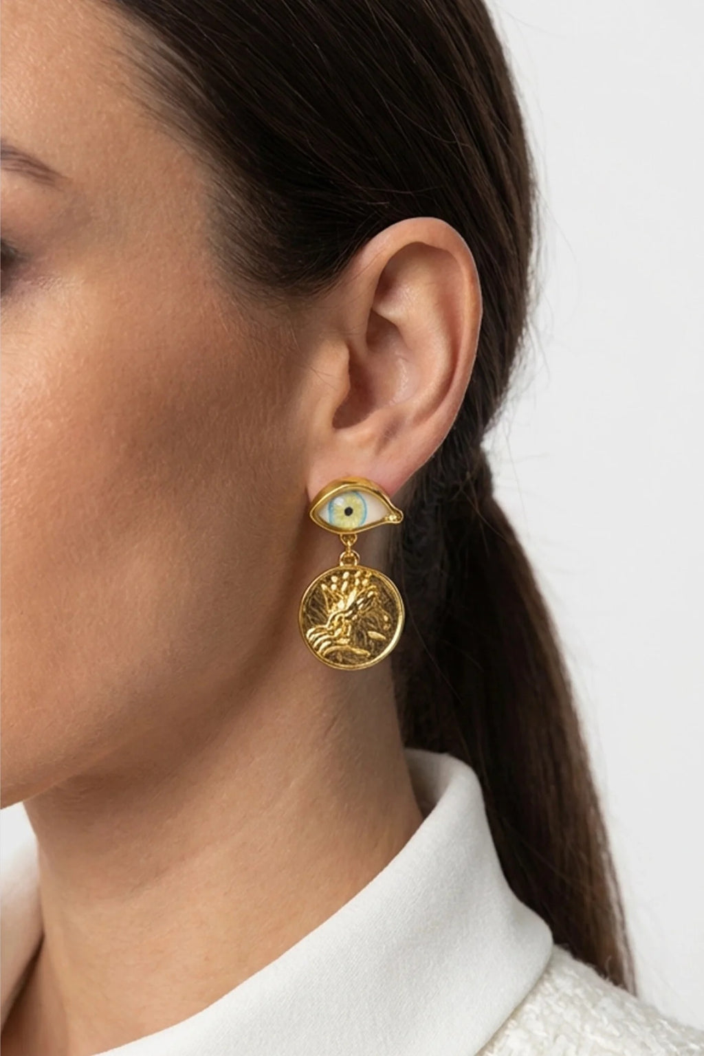 PENDIENTES COLGANTES CON MOTIVO DE OJO Y AMULETOS - ORO