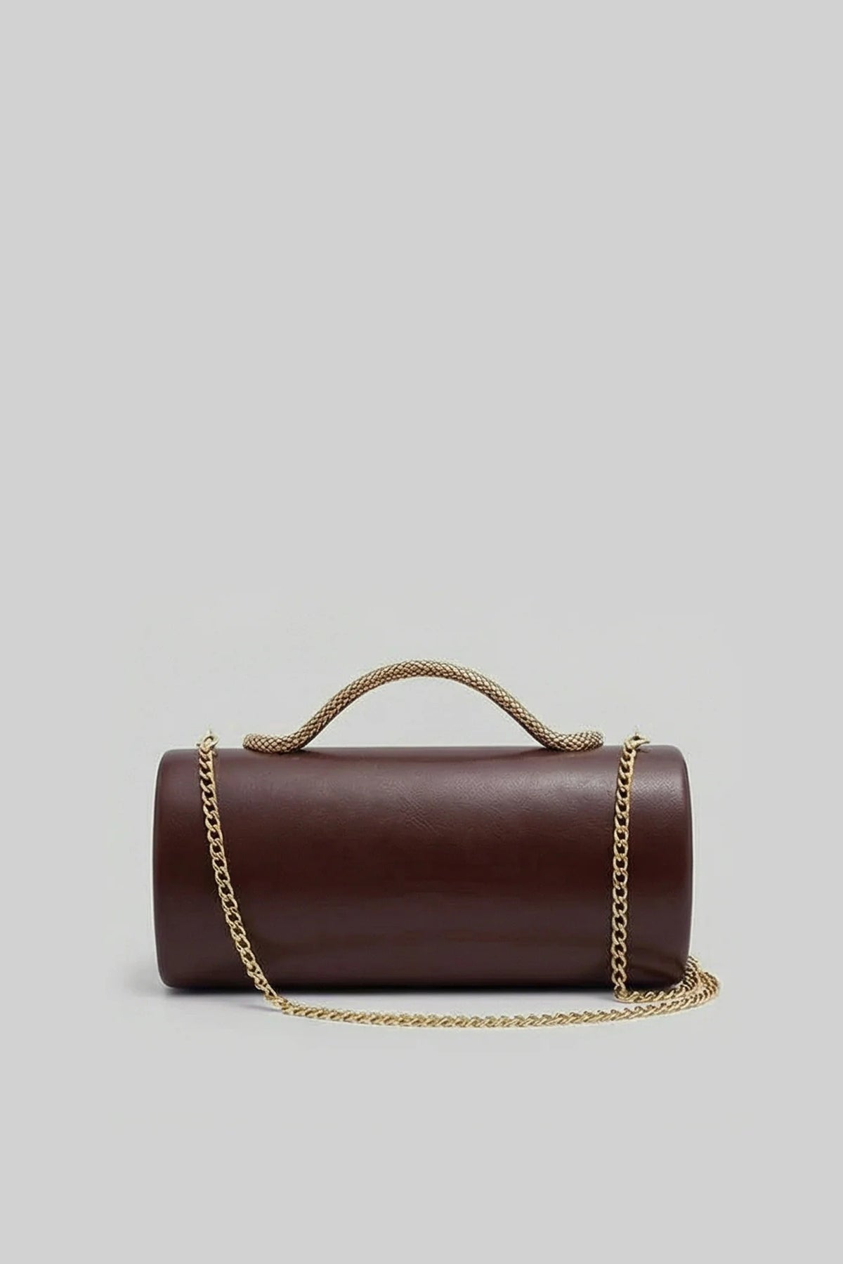 BOLSO DE MANO ESTRUCTURADO CON ASA DE SERPIENTE Y CADENA DORADA - MARRÓN
