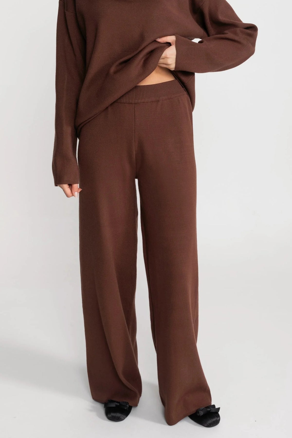 CONJUNTO DE PUNTO CON CUELLO DE PELO - MARRÓN
