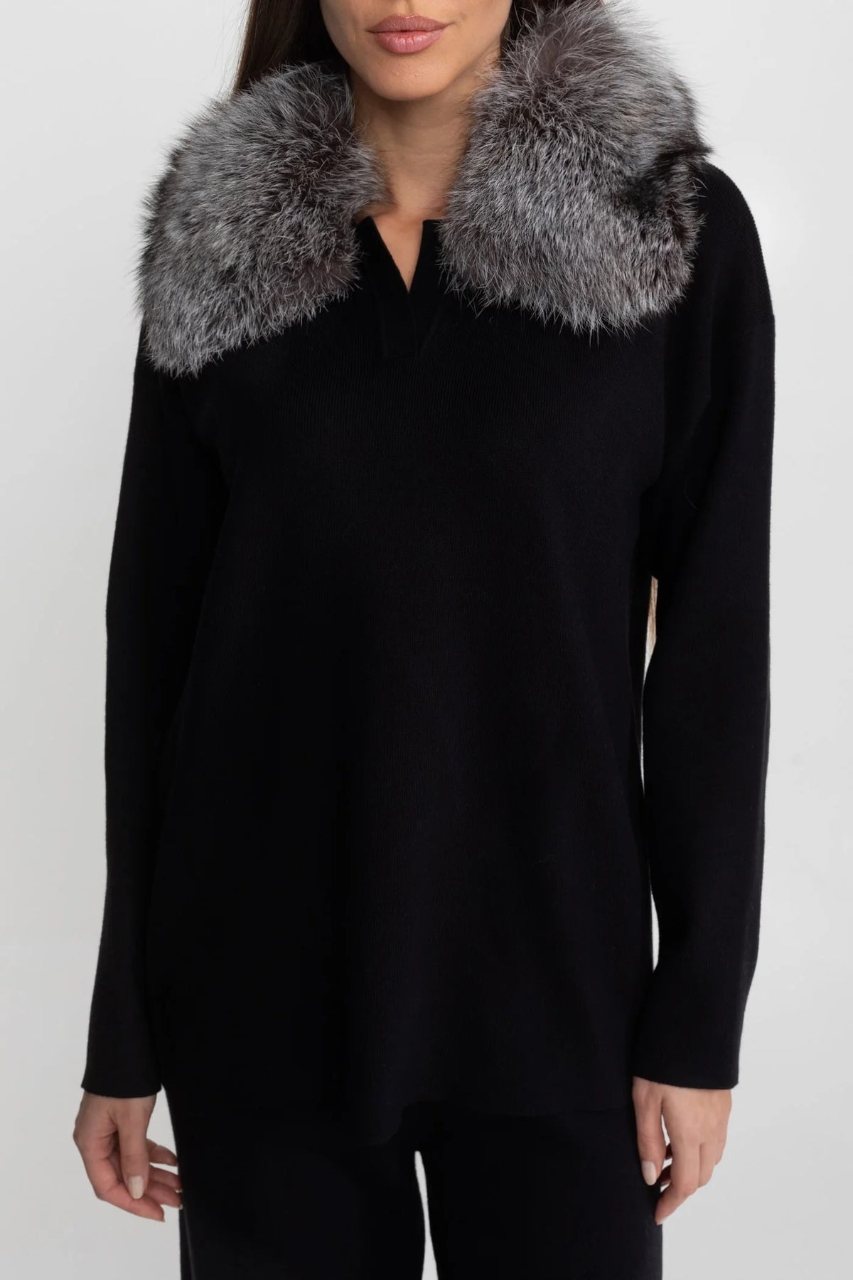 CONJUNTO DE PUNTO CON CUELLO DE PELO - NEGRO/GRIS