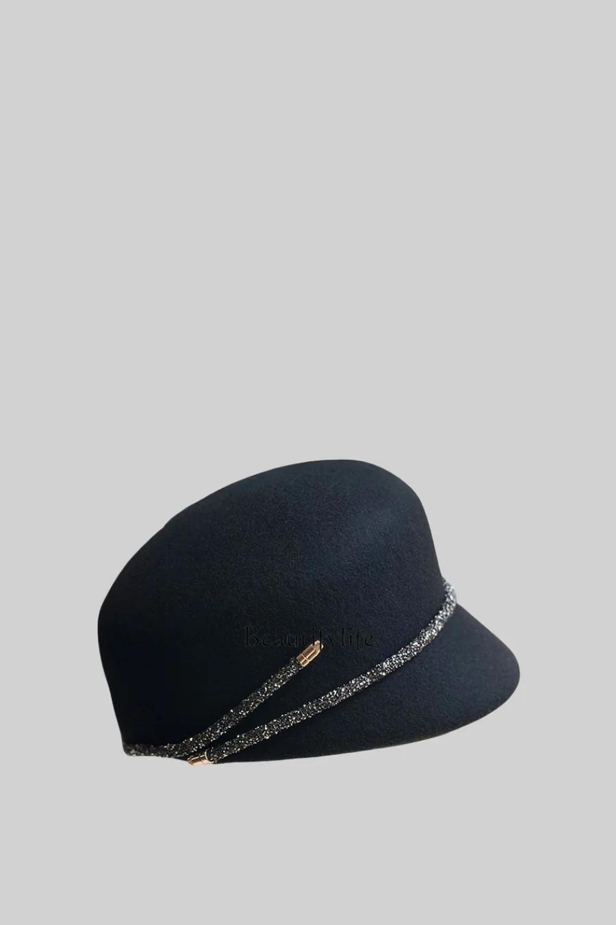 SOMBRERO DE ALA CORTA CON DETALLE DECORATIVO - NEGRO