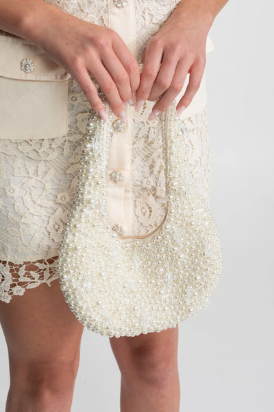 BOLSO DE HOMBRO CON PERLAS DECORATIVAS - MARFIL