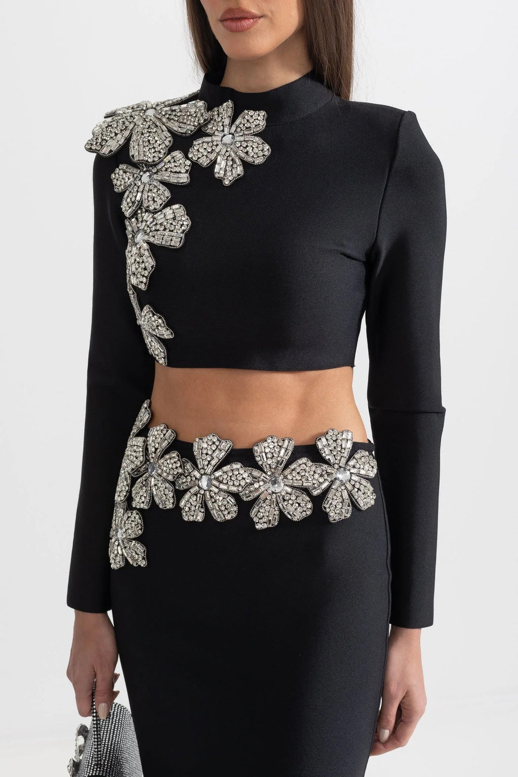 CONJUNTO DE TOP Y FALDA MAXI CON FLORES DE PEDRERÍA - NEGRO