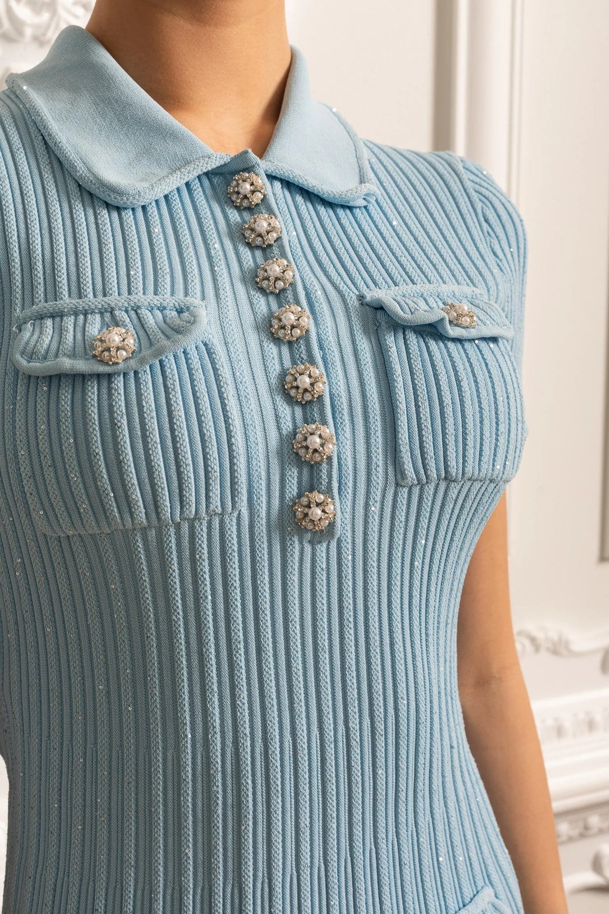 VESTIDO SILUETA RELOJ DE ARENA CON PEDRERÍA - AZUL CIELO