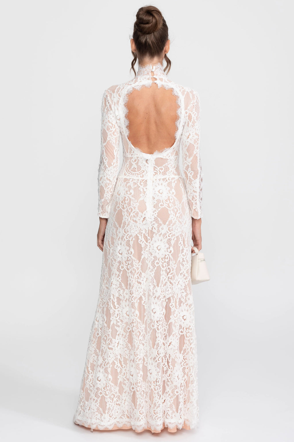 VESTIDO LARGO DE ENCAJE CON CUELLO ALTO Y ABERTURA FRONTAL - BLANCO